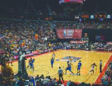 开云APP-降维防守，从深圳队的铜墙铁壁到东契奇的智能锁链