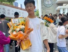 开云体育在线-王者归来披星戴月引领队伍冲锋季后赛