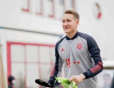 开云APP-沙尔克04遭遇失利，主帅寻找突破口