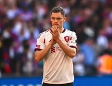 开云体育在线-利物浦主帅因心脏问题入院，球队陷困境